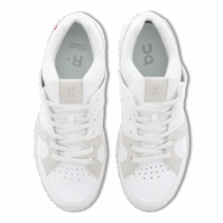 ON THE ROGER Clubhouse