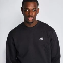 Nike ClubCrew Neck Top