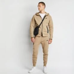 Nike Tech Fleece -Adidas 317365258963 02