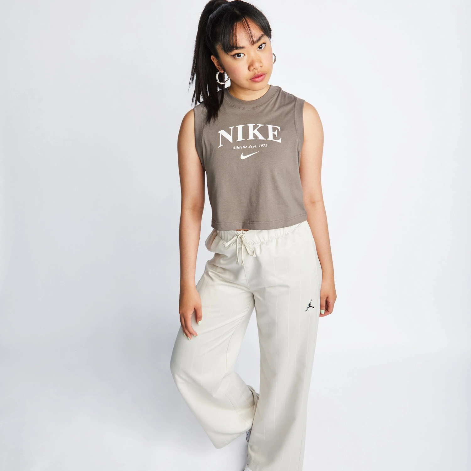 Nike Sportswear Gfx Sleeveless Top 5 Nike Sportswear Gfx Sleeveless Top – Image 3